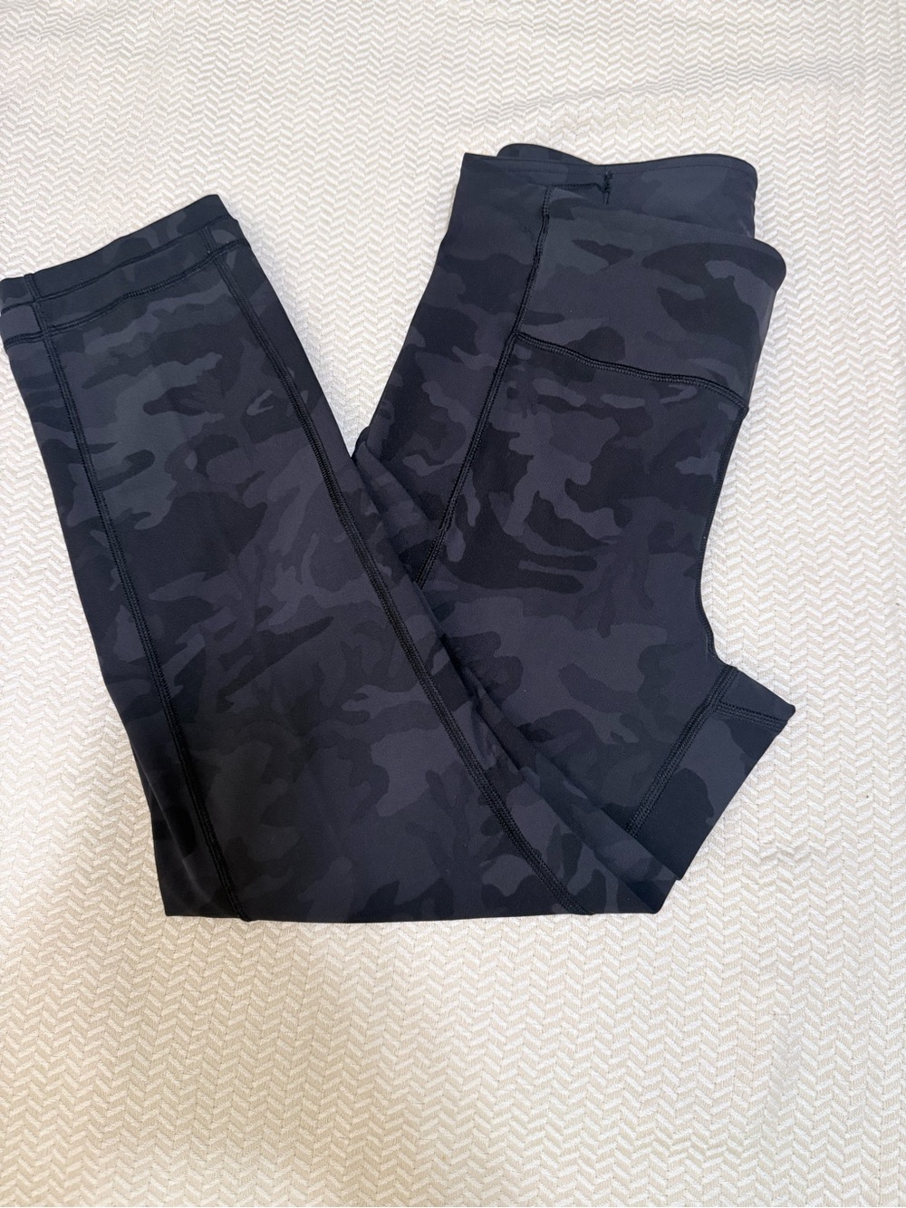 lululemon athletica Speed up Crop Leggings in Black & Charcoal Camo